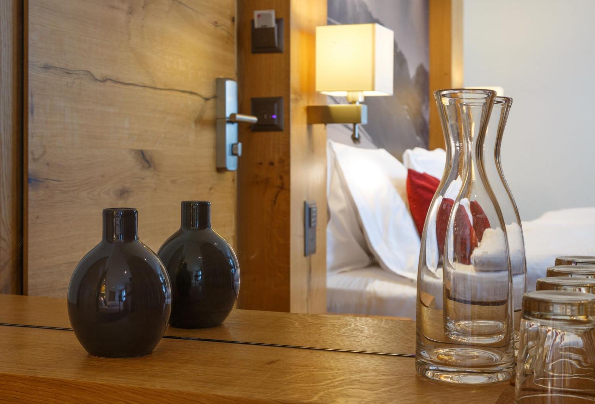 Crown Hotel 3*